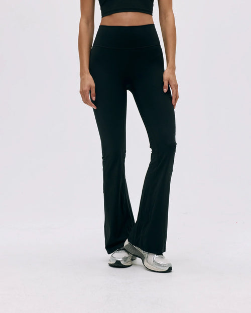 Noir Flared Yoga Pant